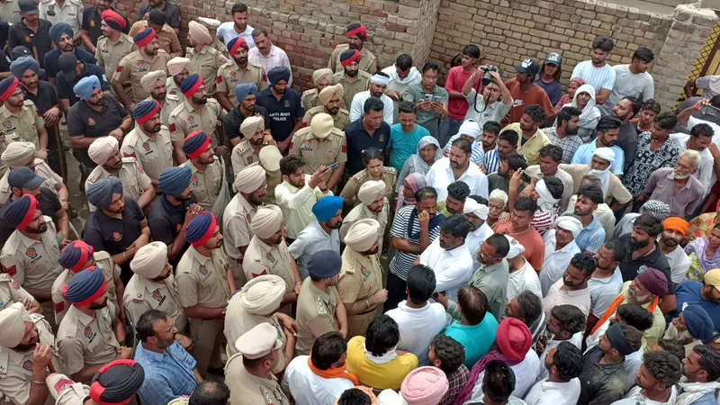 ਭਾਰਤਮਾਲਾ ਪ੍ਰਾਜੈਕਟ: ਪੁਲੀਸ ਨੇ ਸੀਡ ਫਾਰਮ ਵਸਨੀਕਾਂ ਦੇ ਕਬਜ਼ੇ ਹਟਾਏ