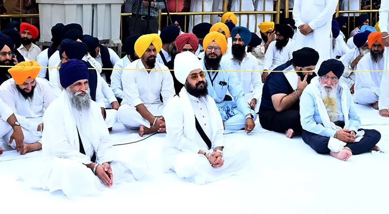 ਅਕਾਲ ਤਖ਼ਤ ਵੱਲੋਂ ਢੱਡਰੀਆਂ ਵਾਲੇ ਨੂੰ ਮੁਆਫ਼ੀ, ਸਰਨਾ ਅਤੇ ਗੁਰਮੁਖ ਸਿੰਘ ਨੂੰ ਲਗਾਈ ਤਨਖਾਹ