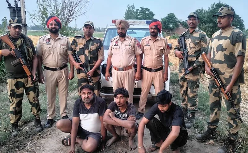 ਬੀਐਸਐਫ ਅਤੇ ਪੰਜਾਬ ਪੁਲੀਸ ਵੱਲੋਂ ਤਸਕਰੀ ਦੇ ਦੋਸ਼ ਹੇਠ ਅਸਲੇ ਤੇ ਹੈਰੋਇਨ ਸਣੇ ਤਿੰਨ ਗ੍ਰਿਫ਼ਤਾਰ