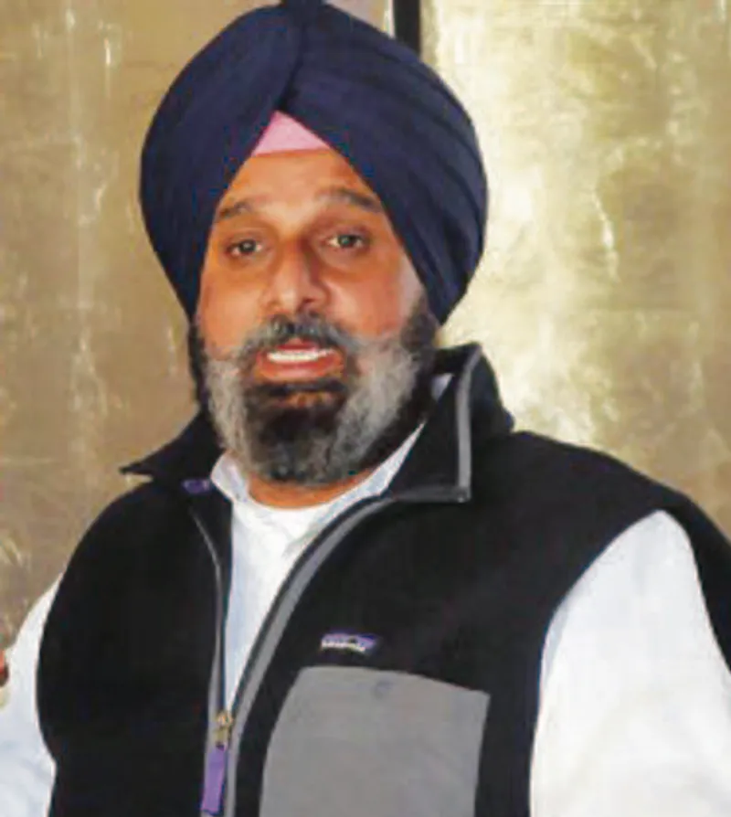 ਵਿਜੀਲੈਂਸ ਬਿਊਰੋ ਦੀ ਟੀਮ ਬਿਕਰਮ ਮਜੀਠੀਆ ਨੂੰ ਮੁਹਾਲੀ ਤੋਂ ਲੈ ਕੇ ਰਵਾਨਾ