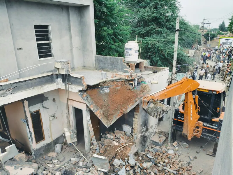 War Against Drugs: ‘ਯੁੱਧ ਨਸ਼ਿਆਂ ਵਿਰੁੱਧ’ ਤਹਿਤ ਨਸ਼ਾ ਤਸਕਰਾਂ ਦੀਆਂ ਨਾਜਾਇਜ਼ ਇਮਾਰਤਾਂ ਢਾਹੀਆਂ