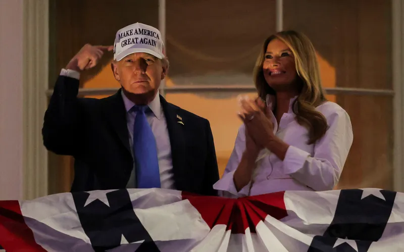 ਟਰੰਪ ਵੱਲੋਂ 12 ਦੇਸ਼ਾਂ ਲਈ ਟੈਕਸ ਪੱਤਰਾਂ ’ਤੇ ਦਸਤਖ਼ਤ, ਪੱਤਰ ਸੋਮਵਾਰ ਨੂੰ ਜਾਰੀ ਕੀਤੇ ਜਾਣਗੇ