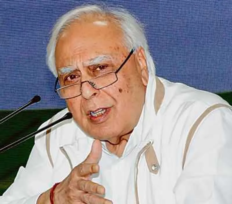 ਚੋਣ ਕਮਿਸ਼ਨ ਹਮੇਸ਼ਾ ਮੋਦੀ ਸਰਕਾਰ ਦੇ ਹੱਥਾਂ ਦੀ ‘ਕਠਪੁਤਲੀ’ ਰਿਹਾ: ਸਿੱਬਲ