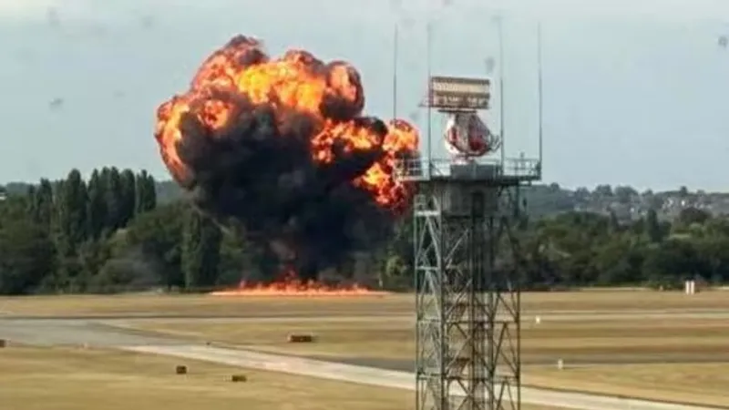 ਲੰਡਨ ਦੇ ਸਾਊਥਐਂਡ ਹਵਾਈ ਅੱਡੇ ’ਤੇ ਛੋਟਾ ਜਹਾਜ਼ ਹਾਦਸਾਗ੍ਰਸਤ