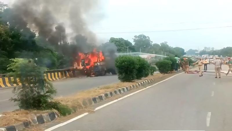 ਜਲੰਧਰ: ਟੈਂਕਰ ਤੇ ਕਾਰ ਦੀ ਟੱਕਰ; ਅੱਗ ਲੱਗਣ ਕਾਰਨ ਦੋ ਜਣੇ ਝੁਲਸੇ