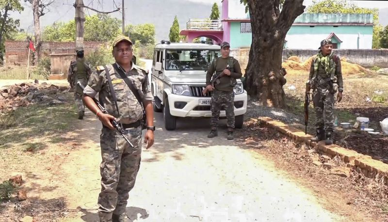 ਝਾਰਖੰਡ: ਸੁਰੱਖਿਆ ਬਲਾਂ ਨੇ 14 ਆਈਈਡੀ, ਹੈਂਡ ਗਰਨੇਡ, ਵਿਸਫੋਟਕ ਬਰਾਮਦ ਕੀਤੇ