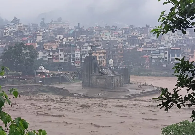 ਹਿਮਾਚਲ ਪ੍ਰਦੇਸ਼ ਵਿੱਚ ਤਬਾਹੀ: ਬੱਦਲ ਫਟਣ ਕਾਰਨ ਮੰਡੀ ਵਿੱਚ ਅਚਾਨਕ ਹੜ੍ਹ, 1 ਦੀ ਮੌਤ, 18 ਲਾਪਤਾ