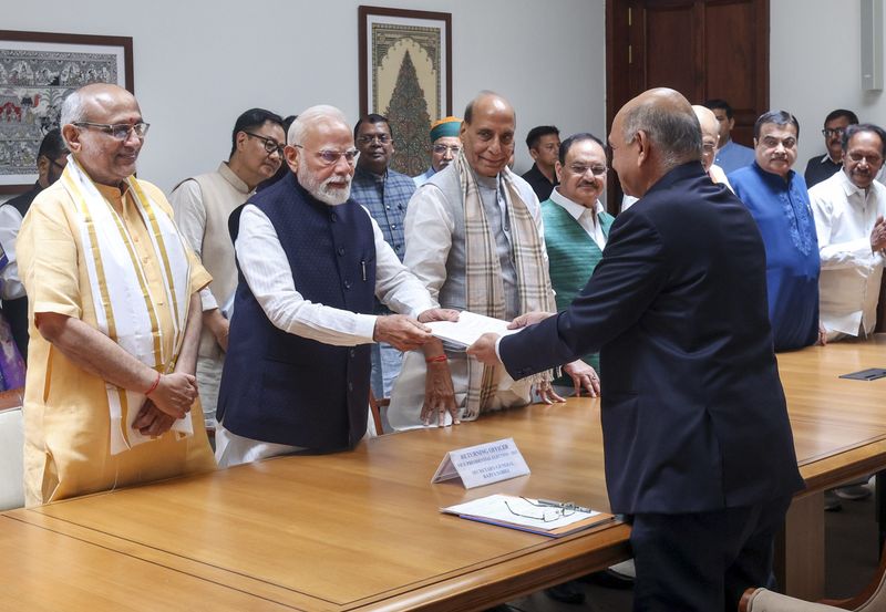 ਉਪ ਰਾਸ਼ਟਰਪਤੀ ਚੋਣ ਲਈ ਰਾਧਾਕ੍ਰਿਸ਼ਨਨ ਨੇ ਨਾਮਜ਼ਦਗੀ ਭਰੀ