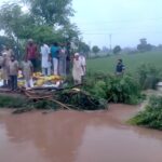 ਮਿੱਠੜੀ ਮਾਈਨਰ ਵਿਚ ਪਾੜ; ਨਹਿਰੀ ਵਿਭਾਗ ਗਾਇਬ, ਕਿਸਾਨਾਂ ਨੇ ਖ਼ੁਦ ਚਲਾਏ ਰਾਹਤ ਕਾਰਜ