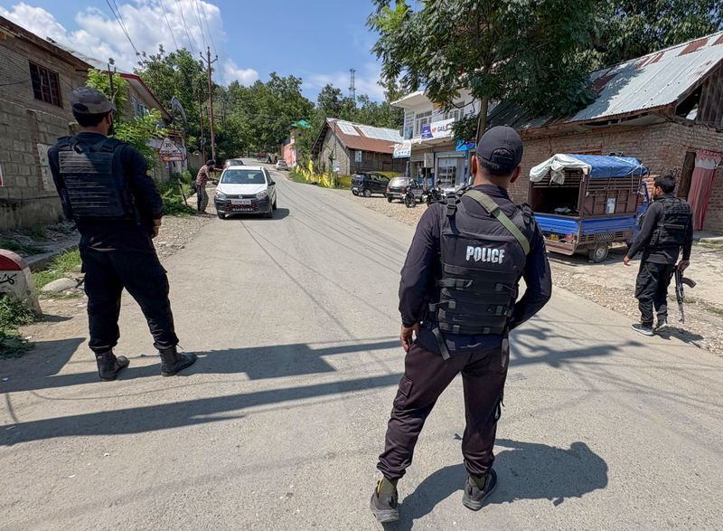 ਜੰਮੂ ਕਸ਼ਮੀਰ: ਕੁਲਗਾਮ ਮੁਕਾਬਲੇ ਵਿਚ ਦੋ ਫੌਜੀ ਸ਼ਹੀਦ, ਦੋ ਜ਼ਖ਼ਮੀ