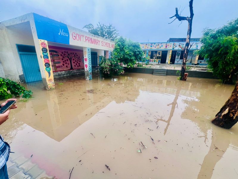 ਮਾਨਸਾ ਜ਼ਿਲ੍ਹੇ ਦੇ ਦਰਜਨਾਂ ਸਕੂਲਾਂ ਵਿੱਚ ਪਾਣੀ ਭਰਿਆ; ਕਈ ਥਾਵਾਂ ‘ਤੇ ਆਇਆ ਕਰੰਟ, ਮਾਪਿਆਂ ’ਚ ਸਹਿਮ