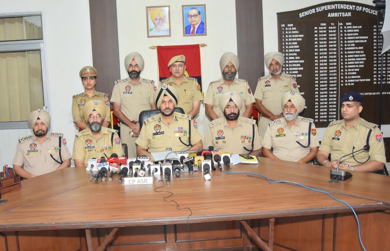 ਅੰਮ੍ਰਿਤਸਰ ’ਚ ਖਾਲਿਸਤਾਨ ਪੱਖੀ ਨਾਅਰੇ ਲਿਖਣ ਦੇ ਮਾਮਲੇ ਵਿੱਚ ਨਾਬਾਲਗ ਸਮੇਤ ਦੋ ਜਣੇ ਗ੍ਰਿਫ਼ਤਾਰ