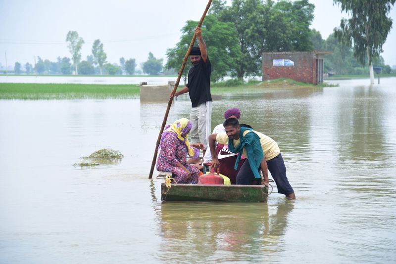 ਬਿਆਸ ਤੇ ਸਤਲੁਜ ਨੇ ਪੰਜਾਬ ’ਚ ਲੀਹੋਂ ਲਾਹੀ ਜ਼ਿੰਦਗੀ