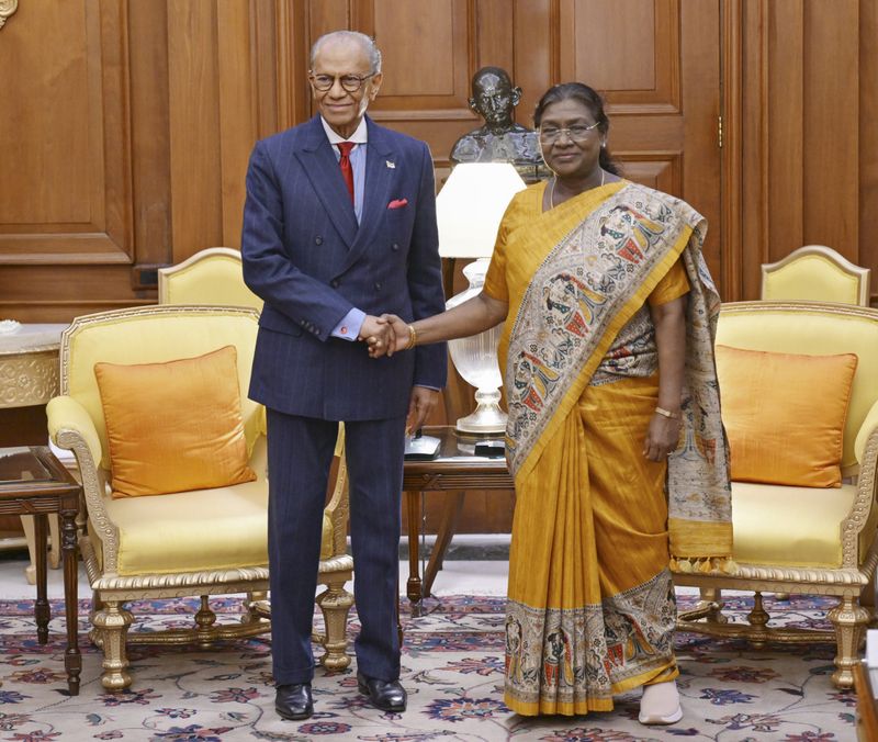 ਭਾਰਤ ਦੀ ‘ਗੁਆਂਢੀ ਪਹਿਲਾਂ’ ਨੀਤੀ ’ਚ ਮਾਰੀਸ਼ਸ ਦਾ ਵਿਸ਼ੇਸ਼ ਸਥਾਨ: ਮੁਰਮੂ