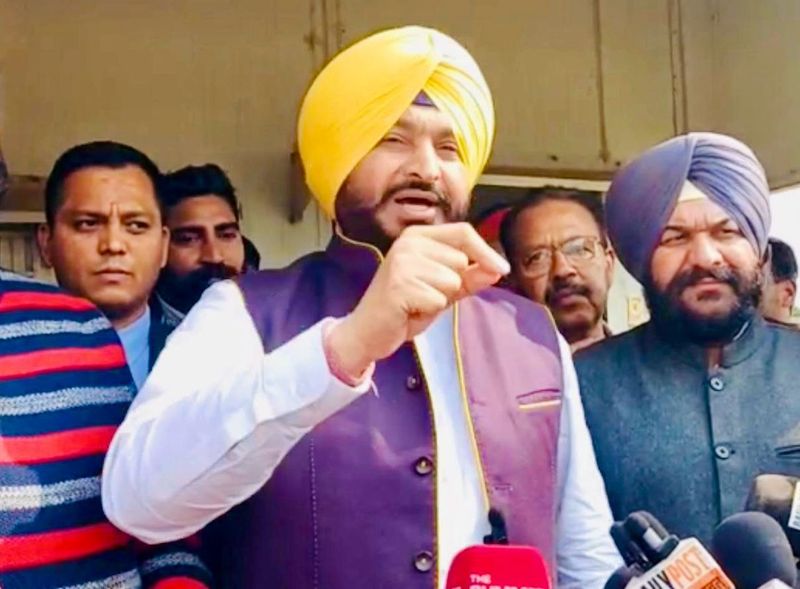 ਰਵਨੀਤ ਬਿੱਟੂ ਦੇ ਨਾਮ ‘ਤੇ ਨੰਗਲ ਕਾਂਗਰਸ ਦਫਤਰ ਨੂੰ ਲੈ ਕੇ ਵਿਵਾਦ ਖੜ੍ਹਾ ਹੋ ਗਿਆ ਹੈ