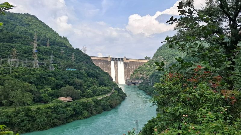 ਭਾਖੜਾ ਡੈਮ ਦਾ ਪਾਣੀ ਖਤਰੇ ਦੇ ਨਿਸ਼ਾਨ ਨੇੜੇ