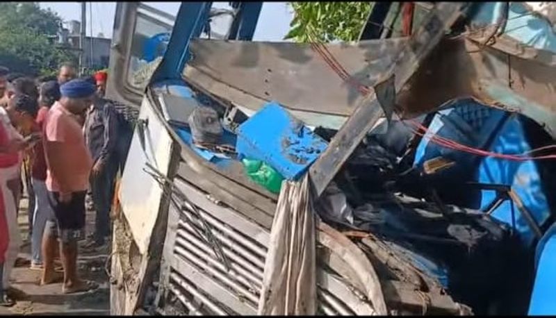 ਪਟਿਆਲਾ: ਬੱਸ ਦਰੱਖਤ ਨਾਲ ਟਕਰਾਉਣ ਕਾਰਨ 15 ਜ਼ਖ਼ਮੀ