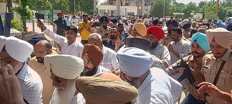 ਡੇਰਾ ਬਿਆਸ ਮੁਖੀ ਵੱਲੋਂ ਨਾਭਾ ਜੇਲ੍ਹ ਵਿਚ ਮਜੀਠੀਆ ਨਾਲ ਮੁਲਾਕਾਤ