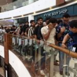 Iphone17 ਦੀ ਭਾਰਤ ’ਚ ਵਿਕਰੀ ਸ਼ੁੁਰੂ, ਦਿੱਲੀ ਤੇ ਮੁੰਬਈ ’ਚ ਸਟੋਰਾਂ ਦੇ ਬਾਹਰ ਲੱਗੀਆਂ ਕਤਾਰਾਂ