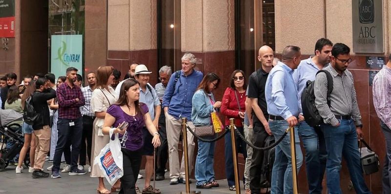 ਸੋਨੇ ਦੀਆਂ ਕੀਮਤਾਂ ’ਚ ਭਾਰੀ ਵਾਧਾ; ਸੋਨਾ ਖ਼ਰੀਦਣ ਲਈ ਕਤਾਰਾਂ ਲੱਗੀਆਂ