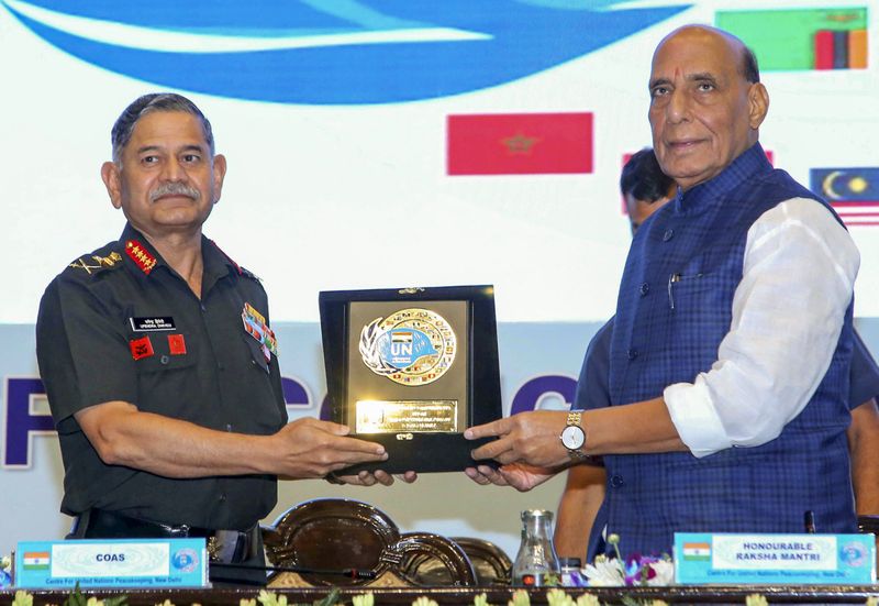 ਕੌਮਾਂਤਰੀ ਨਿਯਮਾਂ ਦੀ ਉਲੰਘਣਾ ਕਰ ਰਹੇ ਨੇ ਕੁੱਝ ਦੇਸ਼: ਰਾਜਨਾਥ