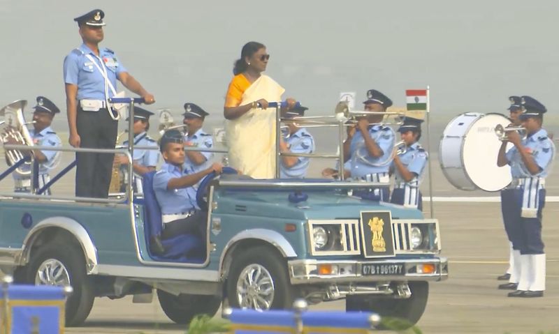 ਰਾਸ਼ਟਰਪਤੀ ਮੁਰਮੂ ਰਾਫੇਲ ਵਿੱਚ ਉਡਾਣ ਭਰਨ ਲਈ ਅੰਬਾਲਾ ਪਹੁੰਚੇ