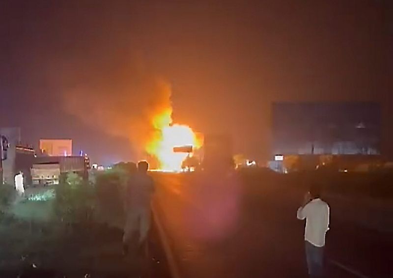 ਜੈਪੁਰ-ਅਜਮੇਰ ਹਾਈਵੇਅ ’ਤੇ ਟੈਂਕਰ ਨੇ LPG ਸਿਲੰਡਰਾਂ ਨਾਲ ਲੱਦੇ ਟਰੱਕ ਨੂੰ ਟੱਕਰ ਮਾਰੀ