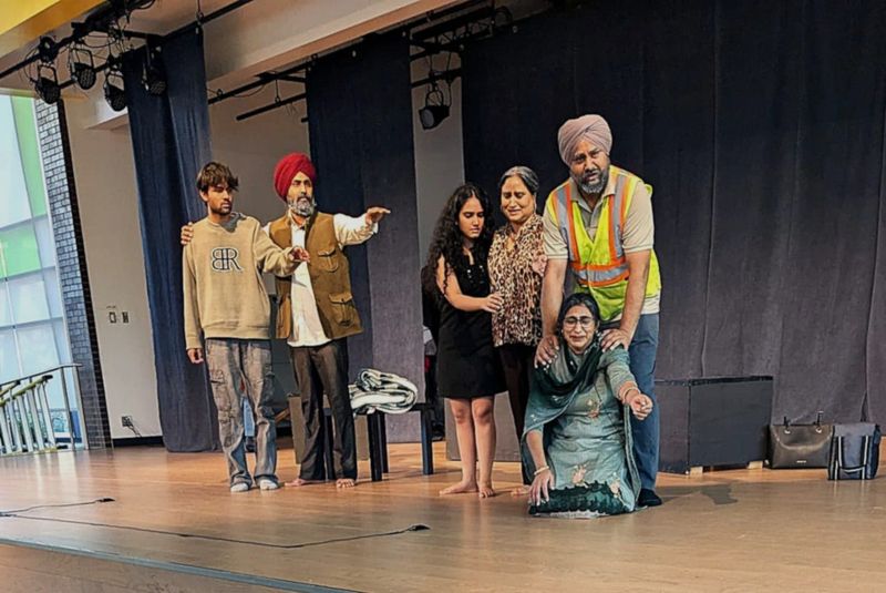 ਕੈਨੇਡਾ: ਵਿਨੀਪੈੱਗ ਵਿੱਚ ‘ਬਲ਼ਦੇ ਬਿਰਖ’ ਨਾਟਕ ਪੇਸ਼ ਕੀਤਾ