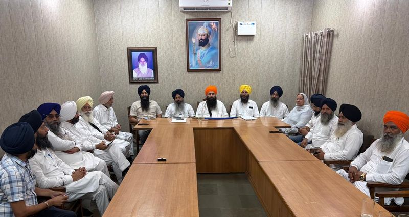 ਹਰਿਆਣਾ ਸਿੱਖ ਗੁਰਦੁਆਰਾ ਕਮੇਟੀ ਦੇ ਪ੍ਰਧਾਨ ਝੀਂਡਾ ਖ਼ਿਲਾਫ਼ ਬਗਾਵਤ