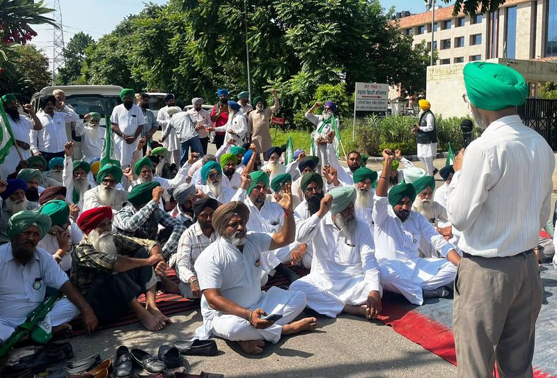 ਡਿਪਟੀ ਕਮਿਸ਼ਨਰ ਦੇ ਦਫ਼ਤਰ ਅੱਗੇ ਗੂੰਜੇ ਕਿਸਾਨਾਂ ਦੇ ਨਾਅਰੇ