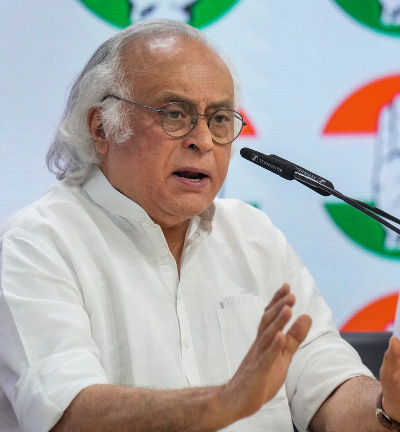 LIC ਦੇ ਪਾਲਿਸੀ ਧਾਰਕਾਂ ਦੀ ਬੱਚਤ ਦੀ ਅਡਾਨੀ ਨੂੰ ਲਾਭ ਪਹੁੰਚਾਉਣ ਲਈ ਦੁਰਵਰਤੋਂ ਕੀਤੀ ਗਈ: ਕਾਂਗਰਸ