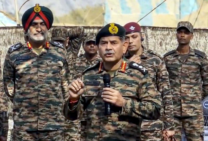 ਅਤਿਵਾਦ ਨੂੰ ਸ਼ਹਿ ਦੇਣਾ ਬੰਦ ਨਾ ਕੀਤਾ ਤਾਂ ਨਕਸ਼ੇ ਤੋਂ ਮਿਟ ਜਾਵੇਗਾ ਪਾਕਿ: ਜਨਰਲ ਦਿਵੇਦੀ