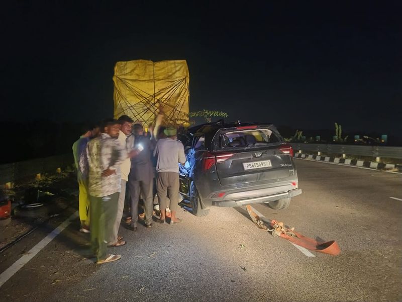 ਮ੍ਰਿਤਕ ਦੇਹ ਲੈ ਕੇ ਆ ਰਹੇ ਪਰਿਵਾਰ ਦੀ ਕਾਰ ਹਾਦਸੇ ਦਾ ਸ਼ਿਕਾਰ, ਤਿੰਨ ਦੀ ਮੌਤ