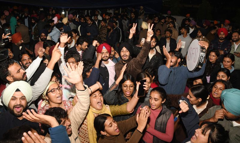 ਕੇਂਦਰ ਝੁਕਿਆ, ਸੈਨੇਟ ਚੋਣਾਂ ਦਾ ਐਲਾਨ