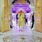 ਪ੍ਰਧਾਨ ਮੰਤਰੀ ਨਰਿੰਦਰ ਮੋਦੀ ਰਾਮ ਮੰਦਰ ਦੀ ਸਿਖਰ ’ਤੇ ਝੰਡਾ ਲਹਿਰਾਉਣ ਲਈ ਅਯੁੱਧਿਆ ਪੁੱਜੇ
