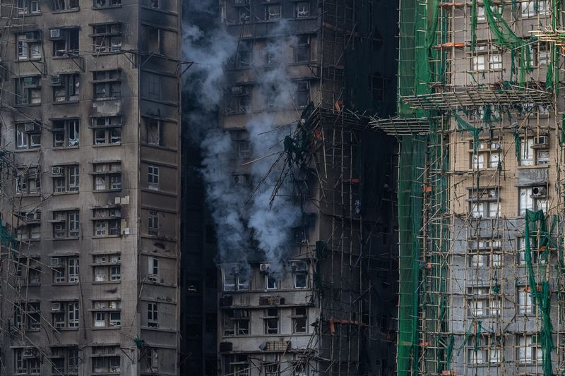 ਹਾਂਗ ਕਾਂਗ ਉੱਚ ਰਿਹਾਇਸ਼ੀ ਇਮਾਰਤਾਂ ਵਿਚ ਅੱਗ ਕਾਰਨ ਮਰਨ ਵਾਲਿਆਂ ਦੀ ਗਿਣਤੀ 128 ਹੋਈ