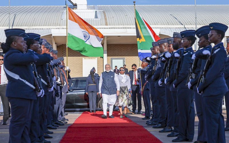 ਪ੍ਰਧਾਨ ਮੰਤਰੀ ਨਰਿੰਦਰ ਮੋਦੀ ਦੱਖਣੀ ਅਫਰੀਕਾ ਦੀ ਤਿੰਨ ਰੋਜ਼ਾ ਫੇਰੀ ਤੋਂ ਪਰਤੇ