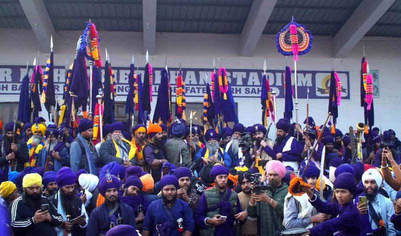 ਨਿਹੰਗ ਸਿੰਘਾਂ ਨੇ ਖ਼ਾਲਸਾਈ ਜਾਹੋ-ਜਲਾਲ ਨਾਲ ਮਹੱਲਾ ਸਜਾਇਆ