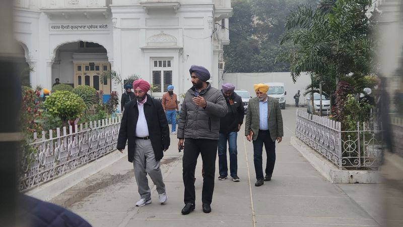 ਲਾਪਤਾ ਪਾਵਨ ਸਰੂਪ ਮਾਮਲਾ: ਸਿਟ ਸ਼੍ਰੋਮਣੀ ਕਮੇਟੀ ਦਫ਼ਤਰ ਪੁੱਜੀ