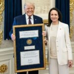 ਆਖਿਰਕਾਰ ਟਰੰਪ ਨੇ ਲੈ ਹੀ ਲਿਆ ਨੋਬਲ ਪੁਰਸਕਾਰ, ਚਾਹੇ ਦੂਜੇ ਦਾ ਹੀ ਸਹੀ…