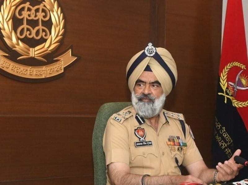 ਰਿਸ਼ਵਤਖੋਰੀ ਮਾਮਲਾ: ਮੁਅੱਤਲ ਡੀਆਈਜੀ ਹਰਚਰਨ ਭੁੱਲਰ ਵੱਲੋਂ 10 ਬੈਂਕ ਖਾਤਿਆਂ ਤੋਂ ਰੋਕ ਹਟਾਉਣ ਦੀ ਮੰਗ