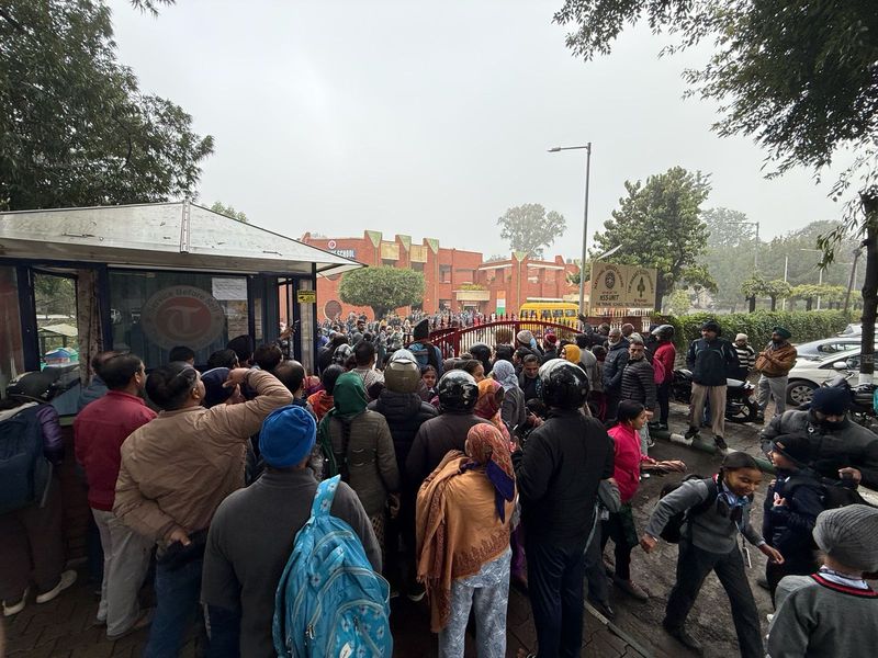 Bomb Threat: ਚੰਡੀਗੜ੍ਹ ਅਤੇ ਗੁਰੂਗ੍ਰਾਮ ਦੇ ਸਕੂਲਾਂ ਨੂੰ ਬੰਬ ਨਾਲ ਉਡਾਉਣ ਦੀ ਧਮਕੀ, ਅਲਰਟ ਜਾਰੀ