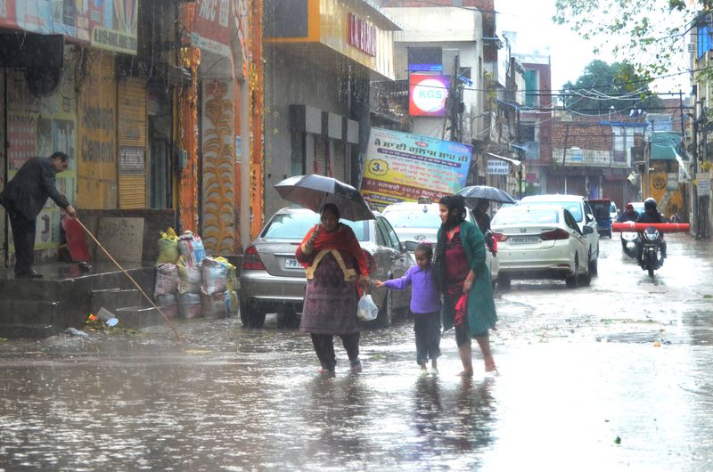 ਪੰਜਾਬ ’ਚ ਮੀਂਹ ਤੇ ਗੜਿਆਂ ਕਾਰਨ ਠੰਢ ਵਧੀ