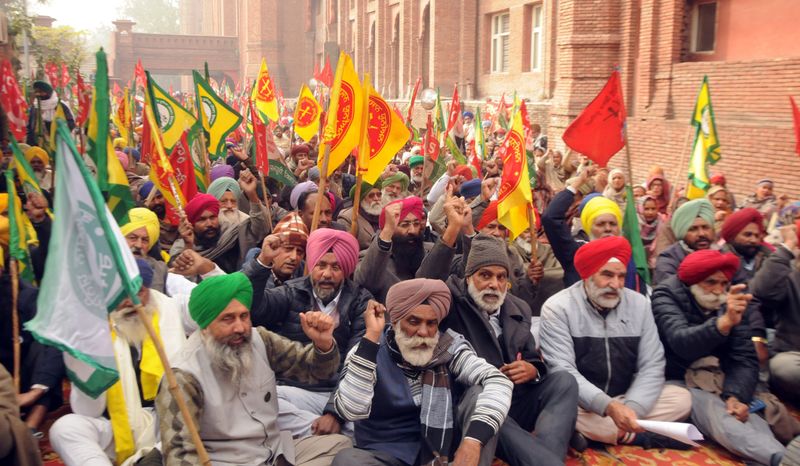 ਕਿਸਾਨਾਂ-ਮਜ਼ਦੂਰਾਂ ਵੱਲੋਂ ਡੀ ਸੀ ਦਫ਼ਤਰਾਂ ਅੱਗੇ ਧਰਨੇ