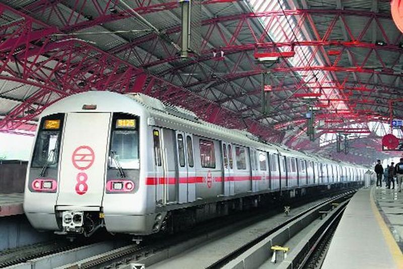 ਦਿੱਲੀ ਮੈਟਰੋ ਸਟੇਸ਼ਨ ’ਤੇ ਪਿਸ਼ਾਬ ਕਰਦਿਆਂ ਦੀ ਵਿਅਕਤੀ ਦੀ ਵੀਡੀਓ ਵਾਇਰਲ; ਸੋਸ਼ਲ ਮੀਡੀਆ ’ਤੇ ਗੁੱਸਾ ਵਧਿਆ