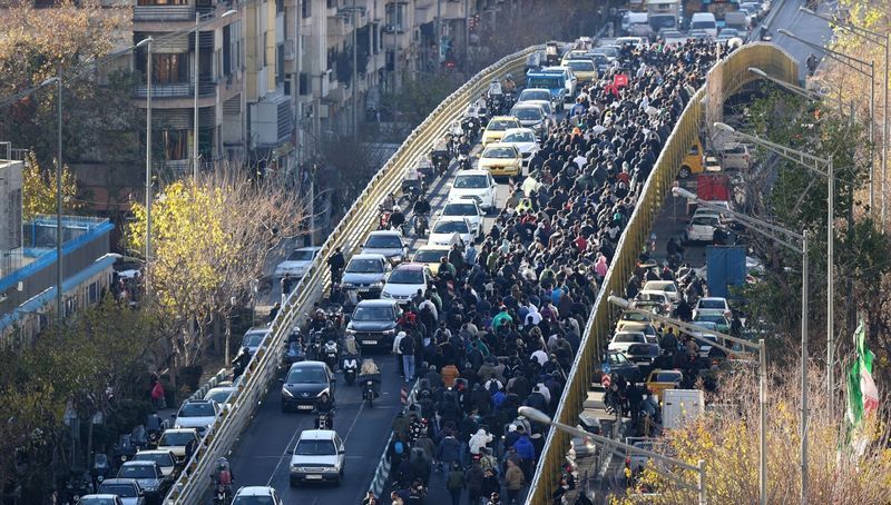 ਇਰਾਨ ਵੱਲੋਂ ਅਮਰੀਕੀ ਫੌਜਾਂ ਨੂੰ ਹਮਲਾ ਨਾ ਕਰਨ ਦੀ ਚਿਤਾਵਨੀ