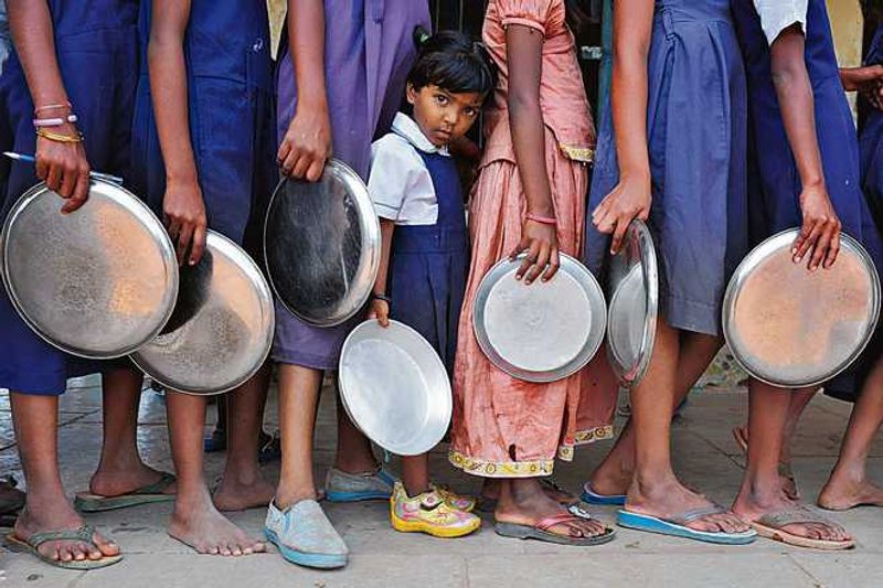 ਸਕੂਲ ਵਿਚ ਮਿਡ-ਡੇਅ ਮੀਲ ਖਾਣ ਉਪਰੰਤ 55 ਵਿਦਿਆਰਥੀ ਹਸਪਤਾਲ ਦਾਖਲ