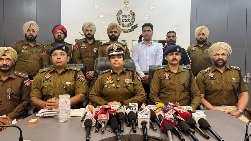 ਪੁਲੀਸ ਵੱਲੋਂ ਦਹਿਸ਼ਤੀ ਗਰੋਹ ਦੇ 13 ਮੈਂਬਰ ਕਾਬੂ