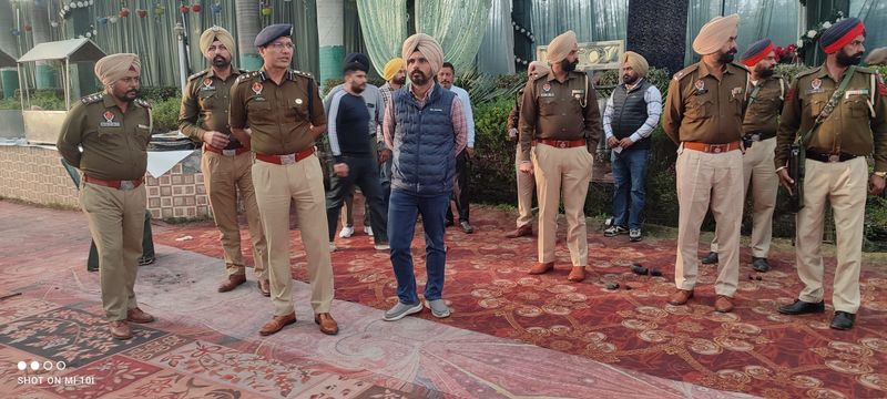 ਸਰਪੰਚ ਕਤਲ ਮਾਮਲੇ ’ਚ ਡੀ ਐੱਸ ਪੀ ਅਤੇ ਐੱਸ ਐੱਚ ਓ ਮੁਅੱਤਲ