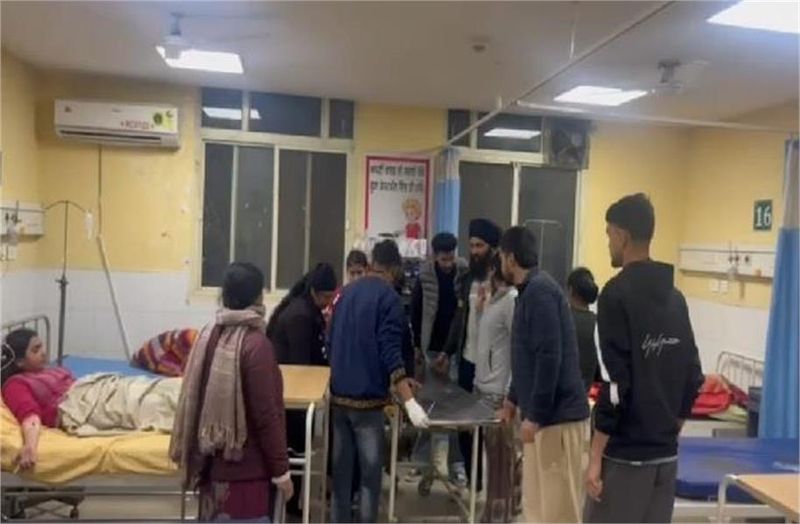 10 Students Hospitalized: ਮੈਰੀਟੋਰੀਅਸ ਸਕੂਲ ’ਚ ਖਾਣਾ ਖਾਣ ਤੋਂ ਬਾਅਦ ਬਿਮਾਰ ਹੋਏ ਬੱਚੇ; ਹਸਪਤਾਲ ’ਚ ਜ਼ੇਰੇ ਇਲਾਜ